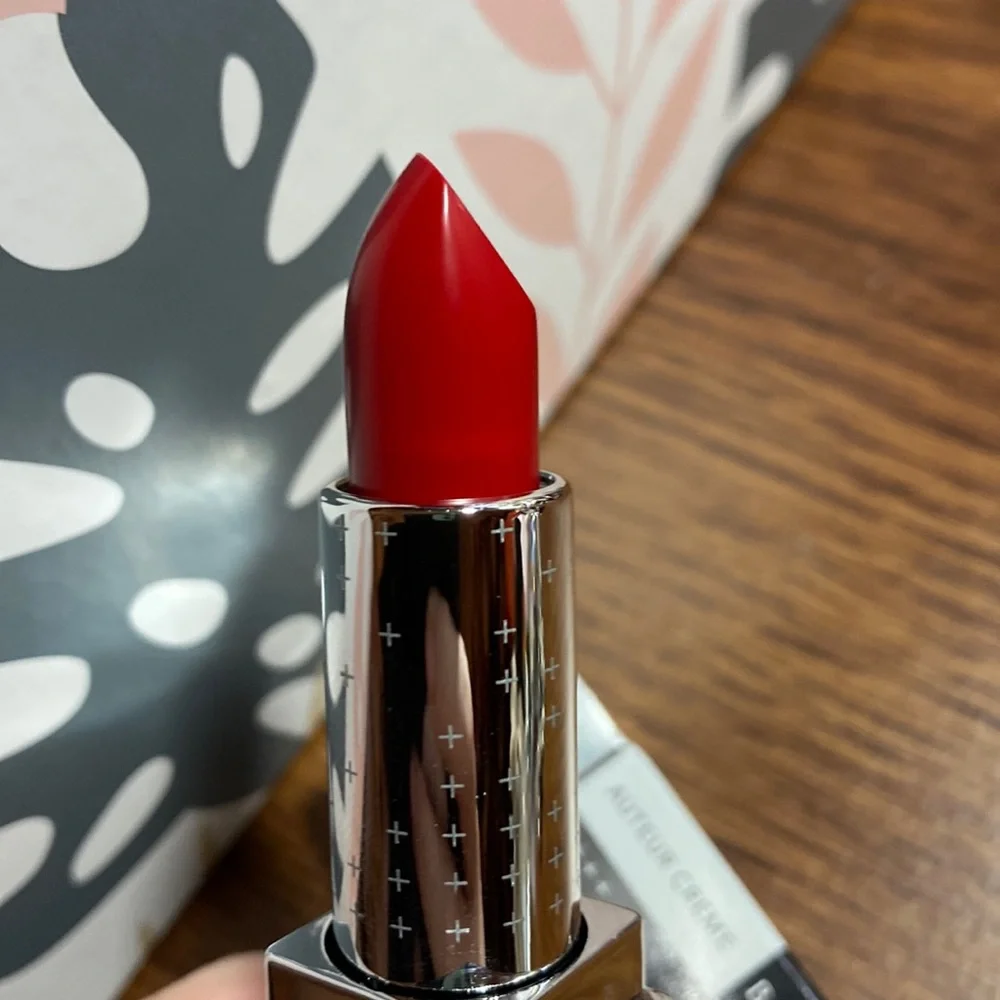 Belle en Argent creme lip colorCluck Your Heels